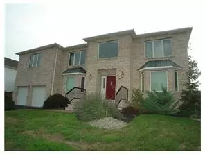 2 Maureen Ct, Edison, NJ 08820 photo 1