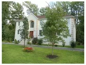 22 Frances Rd, Edison, NJ 08820 photo 2