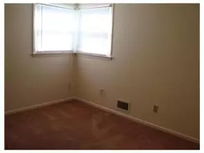 29 Robin Pl, NJ 08859 photo 5