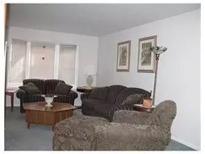 704 Maplecrest Rd, Edison, NJ 08820 photo 6