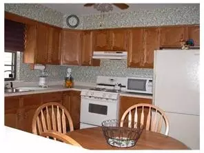 704 Maplecrest Rd, Edison, NJ 08820 photo 8