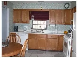 704 Maplecrest Rd, Edison, NJ 08820 photo 4