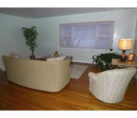 429 E Fifth Ave, Roselle, NJ 07203 photo 2