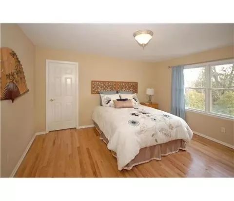 2 Deri Ct, Edison, NJ 08820 photo 14
