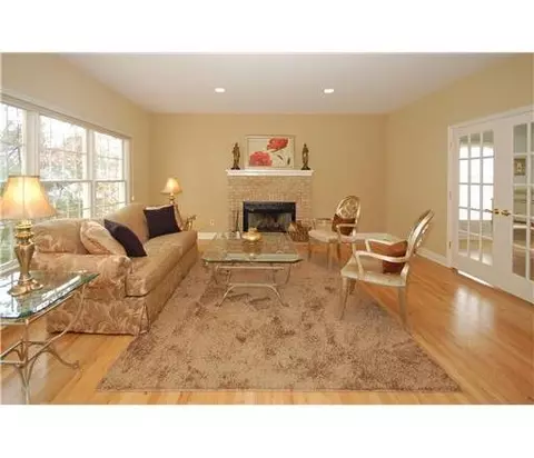 2 Deri Ct, Edison, NJ 08820 photo 8