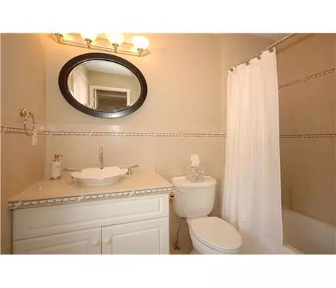 2 Deri Ct, Edison, NJ 08820 photo 16