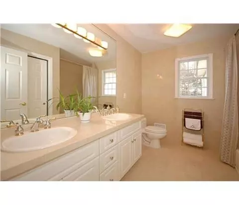 2 Deri Ct, Edison, NJ 08820 photo 18