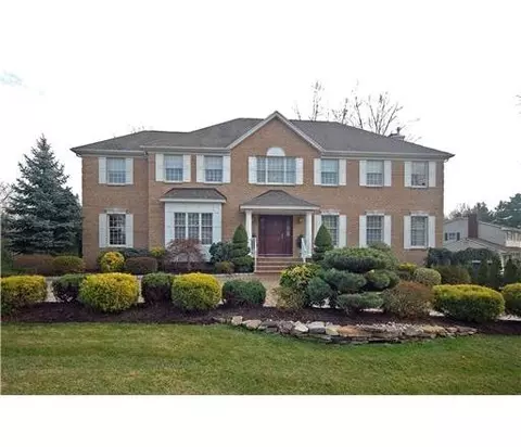 2 Deri Ct, Edison, NJ 08820 photo 1
