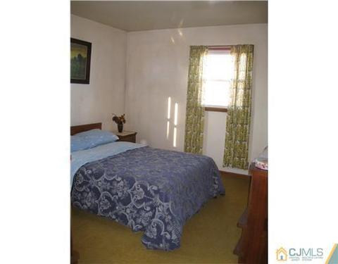 16 E Second St, Port Reading, NJ 07064 photo 7