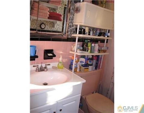 16 E Second St, Port Reading, NJ 07064 photo 6
