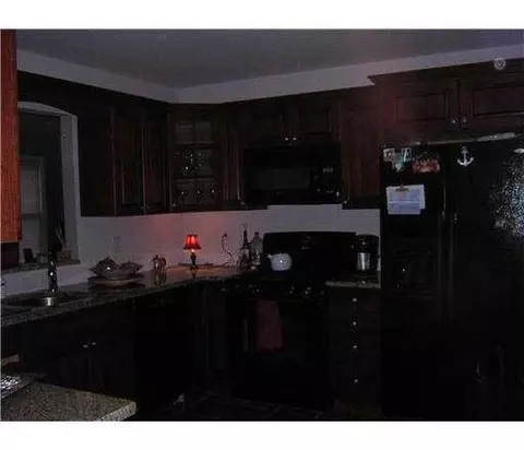 9 Bonham Dr, Edison, NJ 08837 photo 2