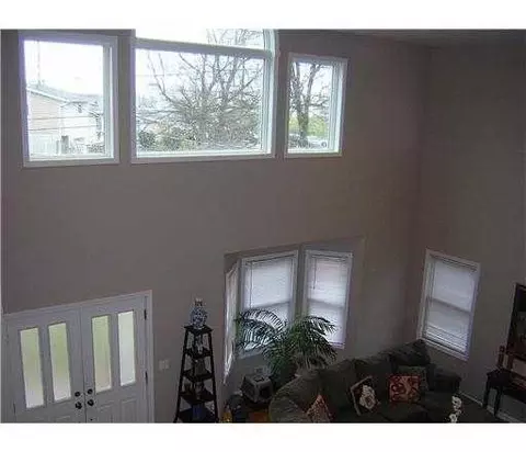 9 Bonham Dr, Edison, NJ 08837 photo 4