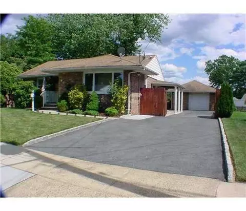 9 Stevens Rd, Edison, NJ 08817 photo 1
