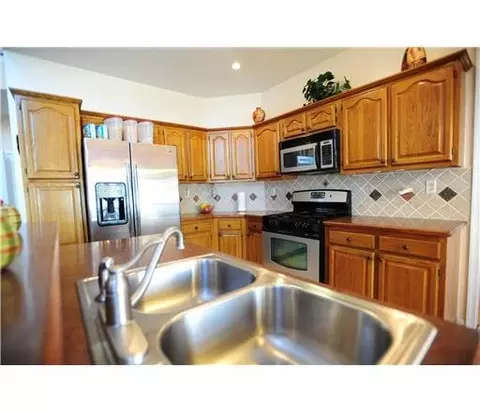 42 Champlain Way, NJ 08823 photo 6