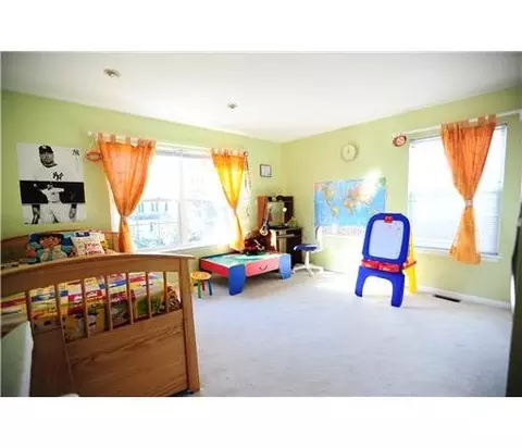 42 Champlain Way, NJ 08823 photo 16