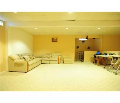 42 Champlain Way, NJ 08823 photo 23