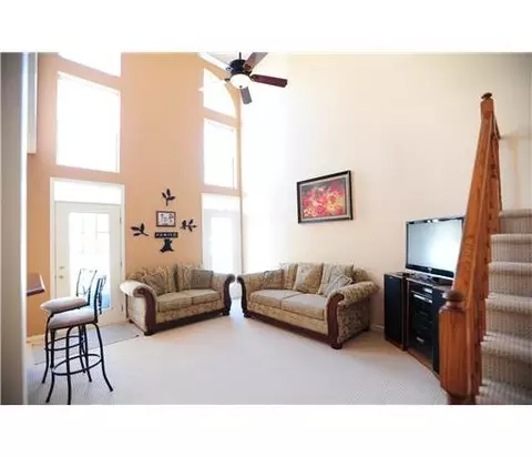 42 Champlain Way, NJ 08823 photo 9