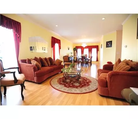 42 Champlain Way, NJ 08823 photo 2