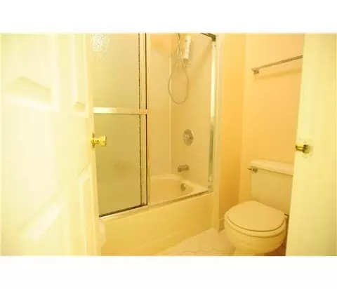 42 Champlain Way, NJ 08823 photo 19