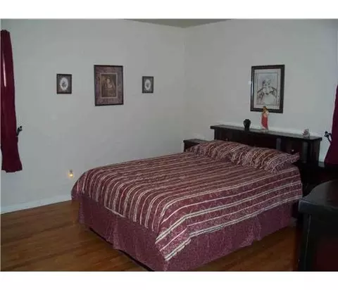 22 Cedar St, Edison, NJ 08820 photo 3