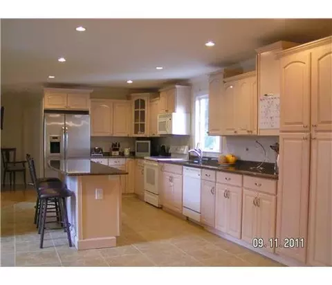 730 Reeder Rd, Paramus, NJ 07652 photo 5