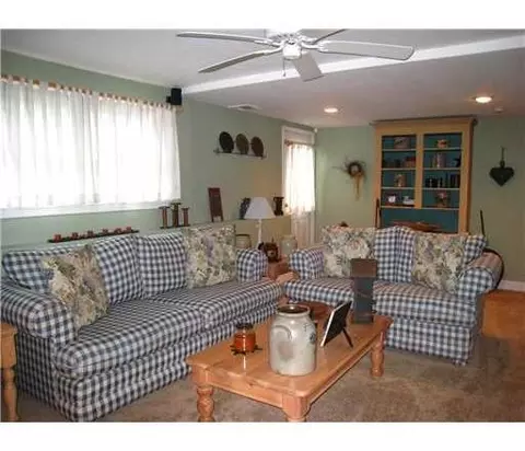 3 Center Pl, Middlesex, NJ 08846 photo 11