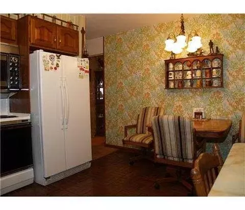104 S Main St, Edison, NJ 08837 photo 4