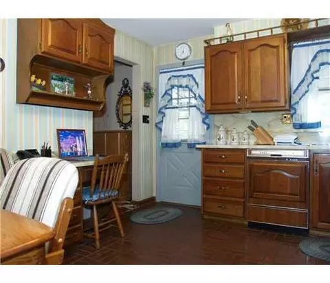 104 S Main St, Edison, NJ 08837 photo 3