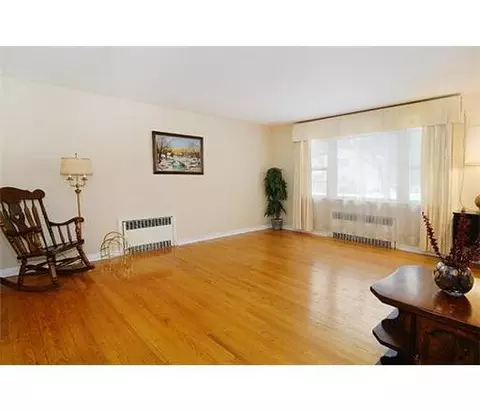 12 Park Pl, Middlesex, NJ 08846 photo 2
