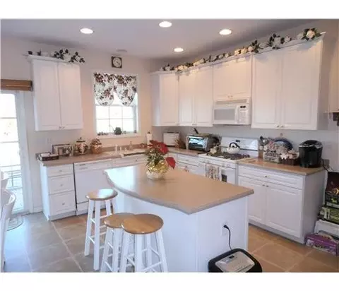 10 Maciorowski Rd, NJ 08859 photo 11