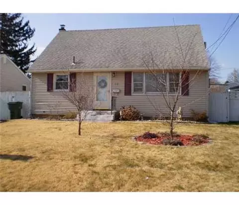 62 Wayne St, Edison, NJ 08817 photo 1