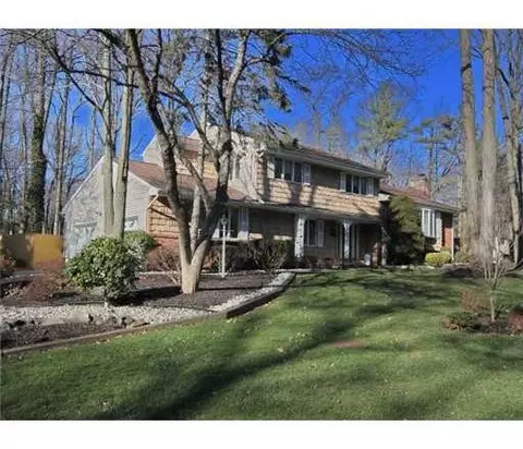 14 Golf Rd, Edison, NJ 08820 photo 1