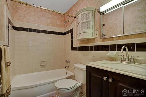 46 Glen Gary Dr, Middlesex, NJ 08846 photo 15