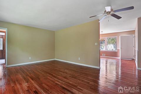 46 Glen Gary Dr, Middlesex, NJ 08846 photo 4