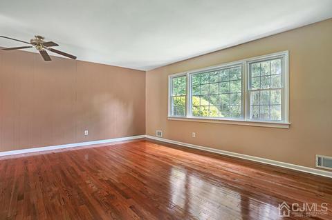 46 Glen Gary Dr, Middlesex, NJ 08846 photo 2