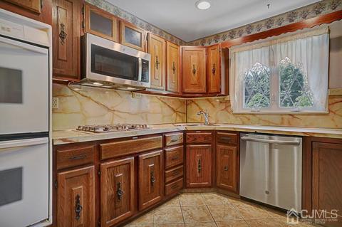46 Glen Gary Dr, Middlesex, NJ 08846 photo 8