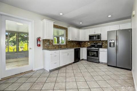 46 Delaware Ave, Middlesex, NJ 08846 photo 5