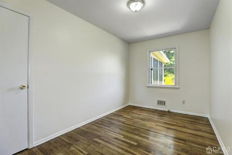 46 Delaware Ave, Middlesex, NJ 08846 photo 12