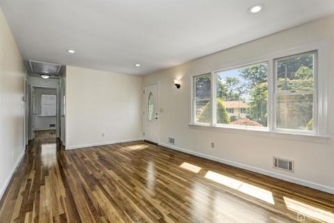 46 Delaware Ave, Middlesex, NJ 08846 photo 2