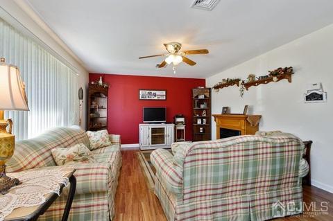 46 Weldon Rd, Edison, NJ 08817 photo 2