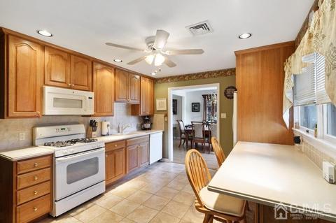 46 Weldon Rd, Edison, NJ 08817 photo 4