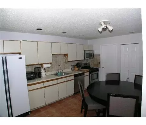 38 Westgate Dr, Edison, NJ 08820 photo 6
