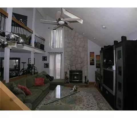 38 Westgate Dr, Edison, NJ 08820 photo 2