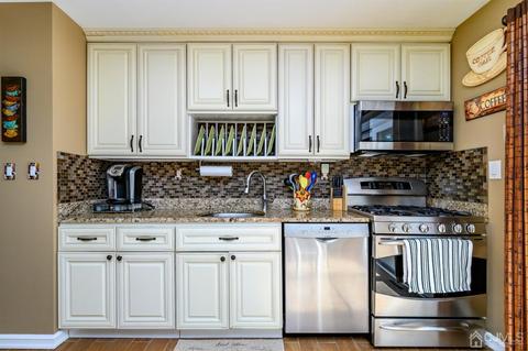 8 Warwick Rd, Edison, NJ 08820 photo 42