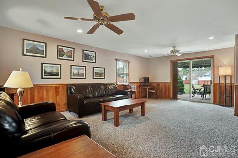 210 Oak Dr, Middlesex, NJ 08846 photo 12
