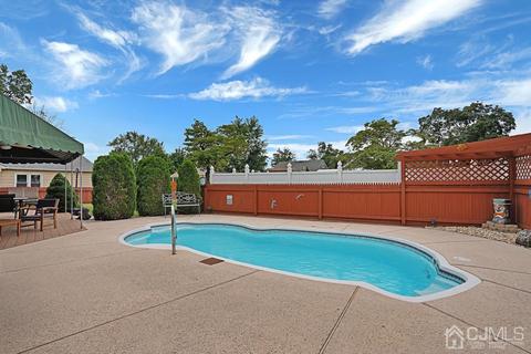210 Oak Dr, Middlesex, NJ 08846 photo 23