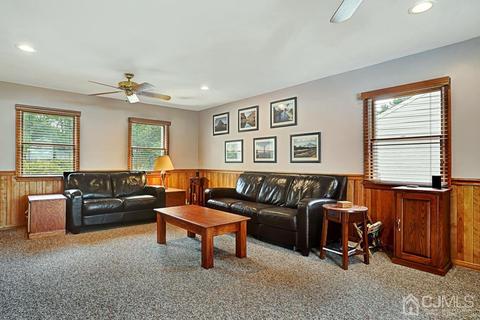 210 Oak Dr, Middlesex, NJ 08846 photo 14
