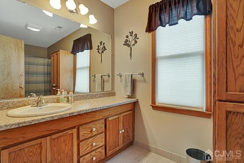 210 Oak Dr, Middlesex, NJ 08846 photo 22