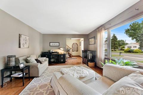 437 Hancock St, Middlesex, NJ 08846 photo 4