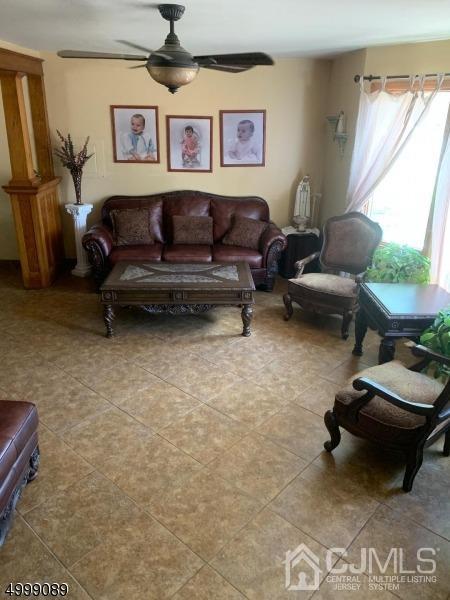 230 Old Post Rd, Edison, NJ 08817 photo 2